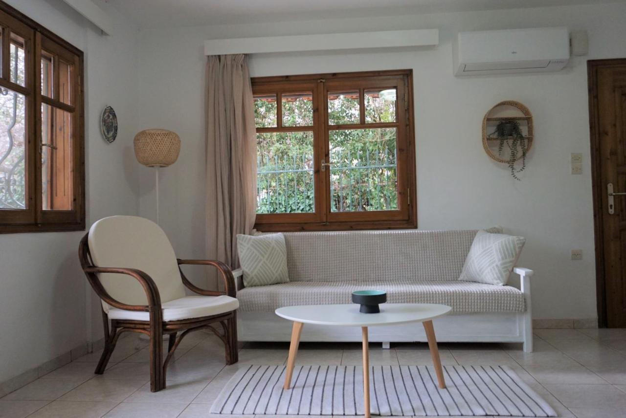 Small Theater Apartment Epidaurus Exterior foto