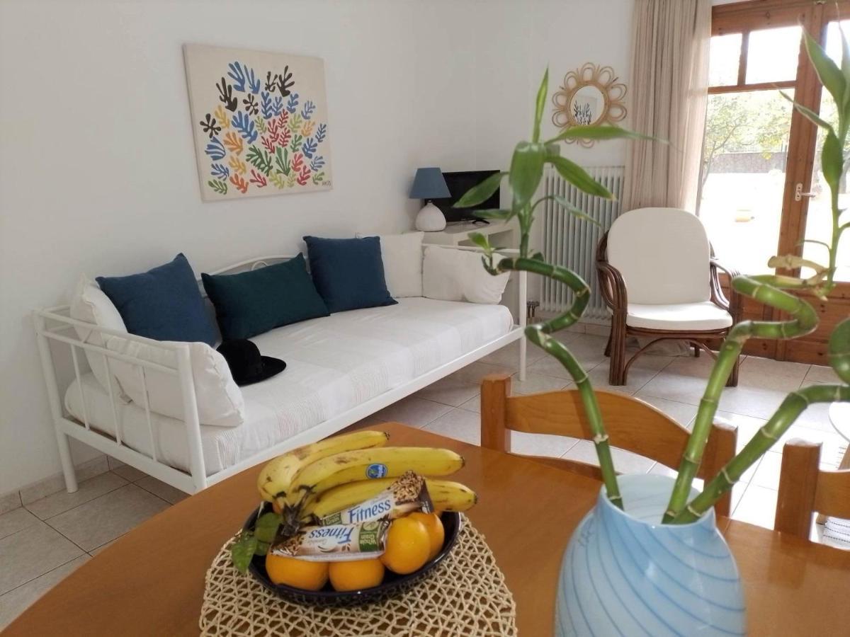 Small Theater Apartment Epidaurus Exterior foto